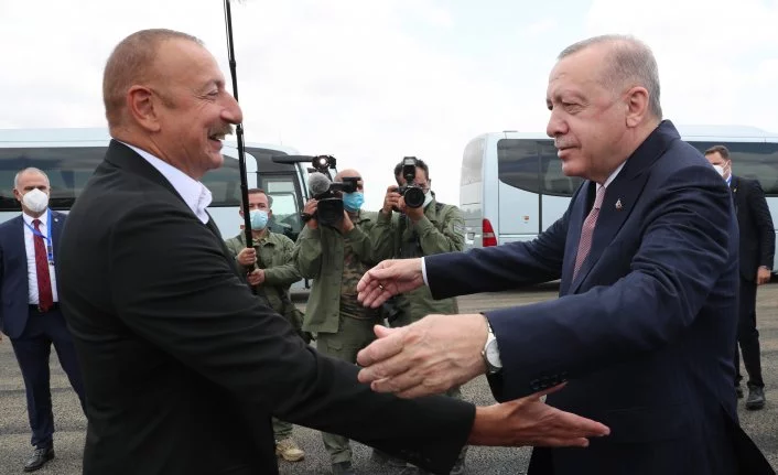 Cumhurbaşkanı Erdoğan, Fuzuli’de Aliyev tarafından karşılandı