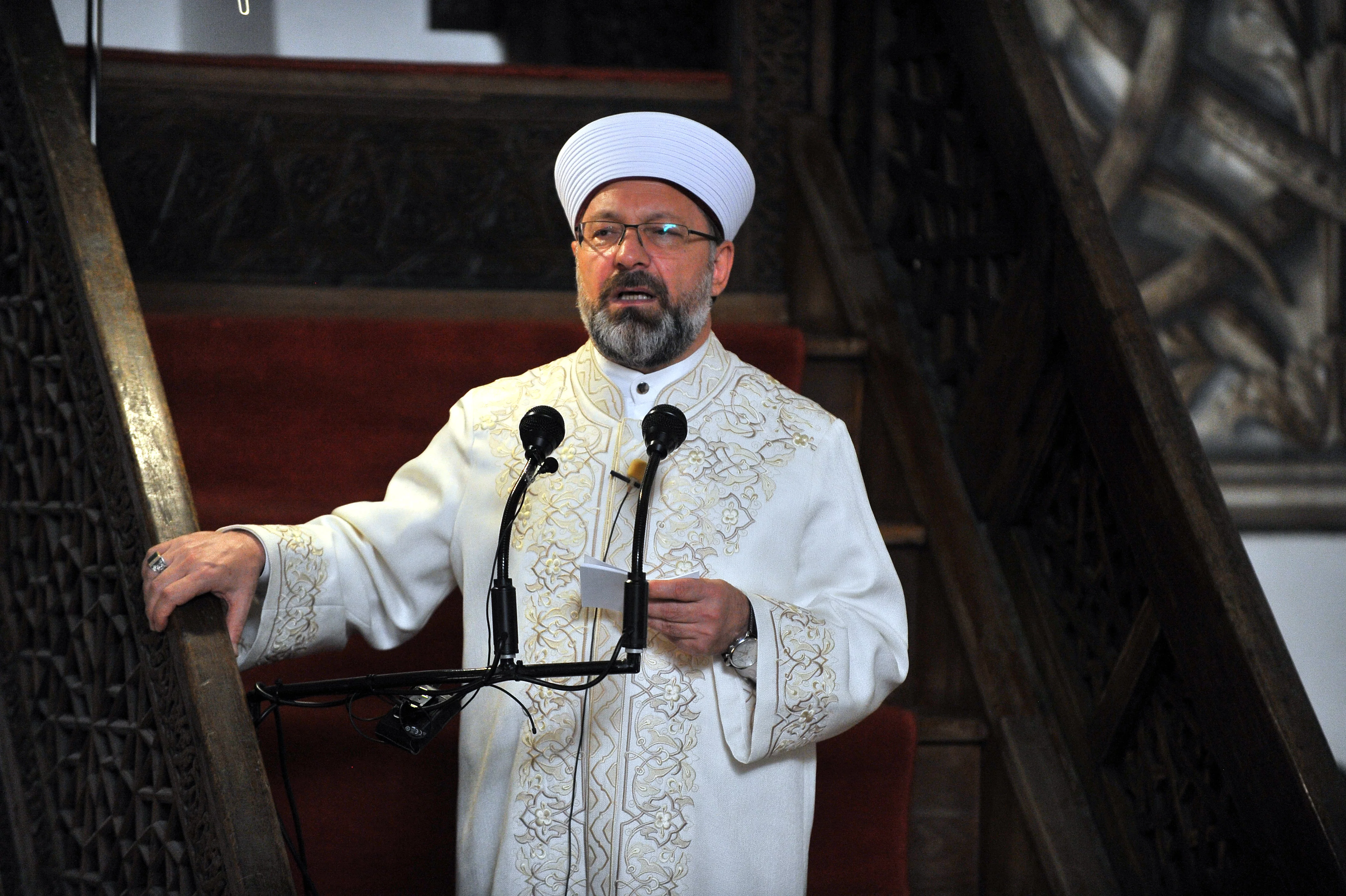 Diyanet İşleri Başkanı Prof. Dr. Erbaş, Cuma Hutbesi'ni Ulu Cami'de okudu