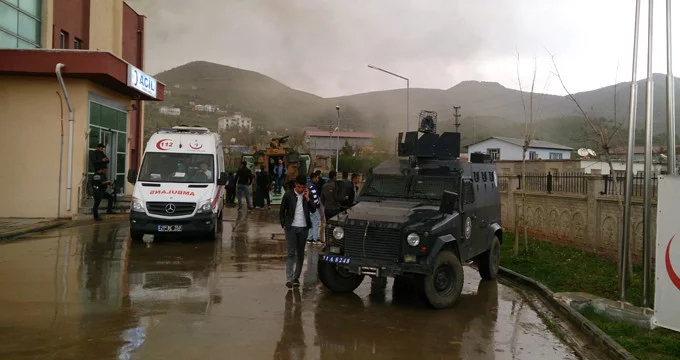 Diyarbakır'da Askeri Araca Roketatarlı Saldırı: 6 Asker Yaralandı