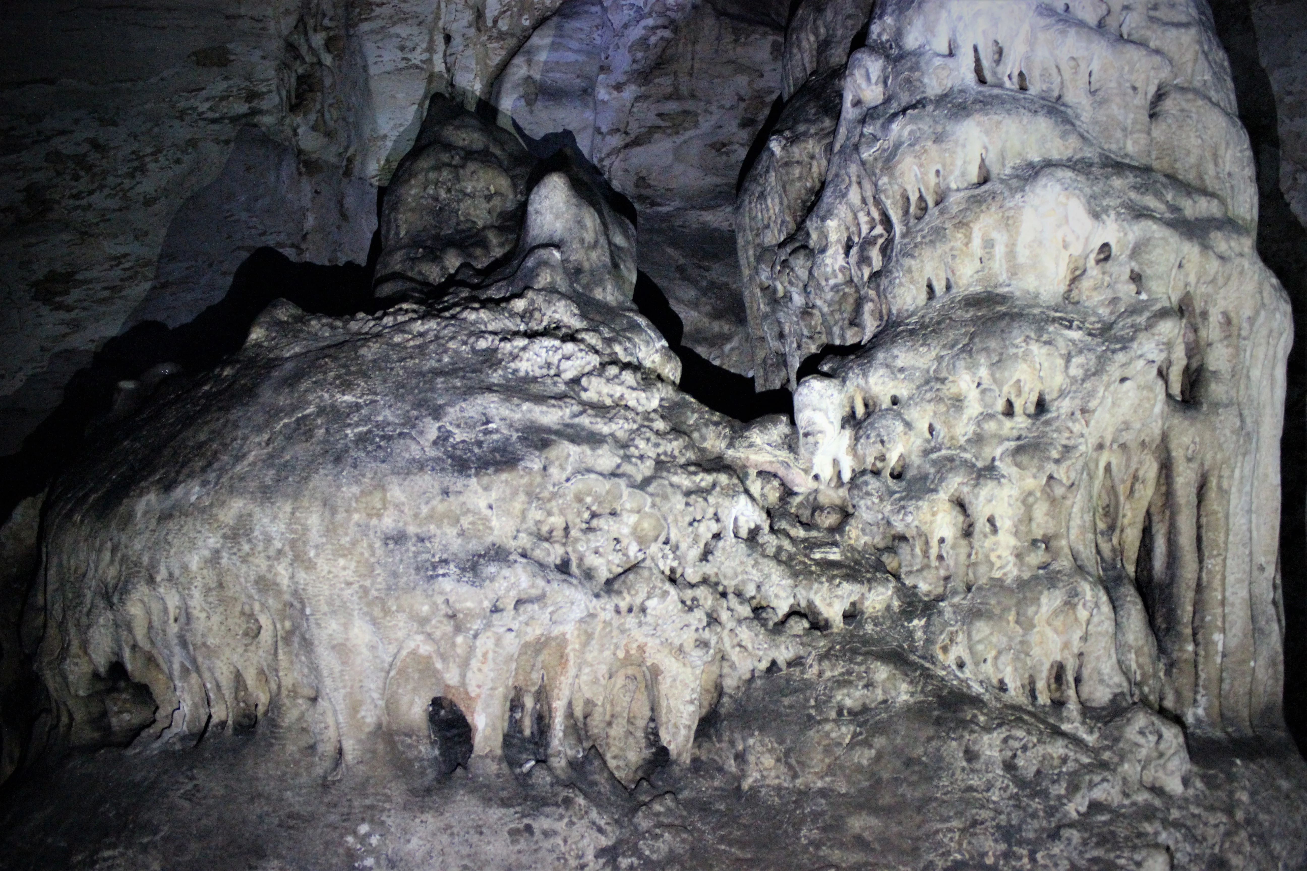 Doğal güzellikleriyle ön plana çıkan mağaranın turizme kazandırılmasını istiyorlar