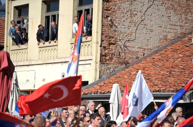 Erdoğan Sırbistan'da Konuşurken, FETÖ Yuhalandı