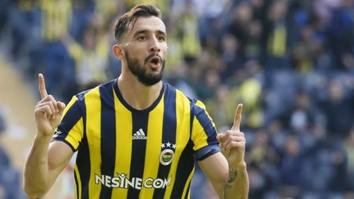 Fenerbahçe, Mehmet Topal'la Yollarını Ayırıyor