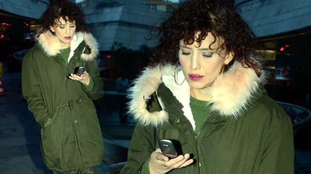 Güzel Oyuncu Nehir Erdoğan, Akıllı Telefon Kullanmıyor