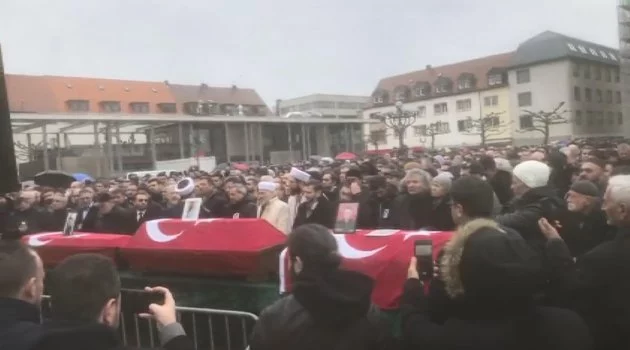 Hanau'da ırkçı saldırının kurbanları için cenaze töreni