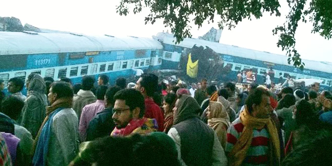 Hindistan'da tren kazası: 90 ölü