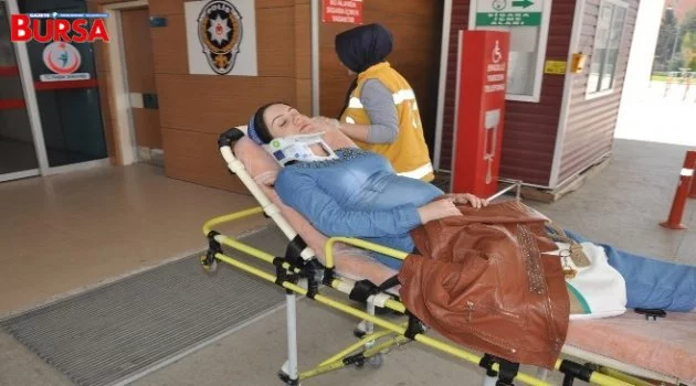 İnegöl'deki 5 Ayrı Kazada 7 Kişi Yaralandı