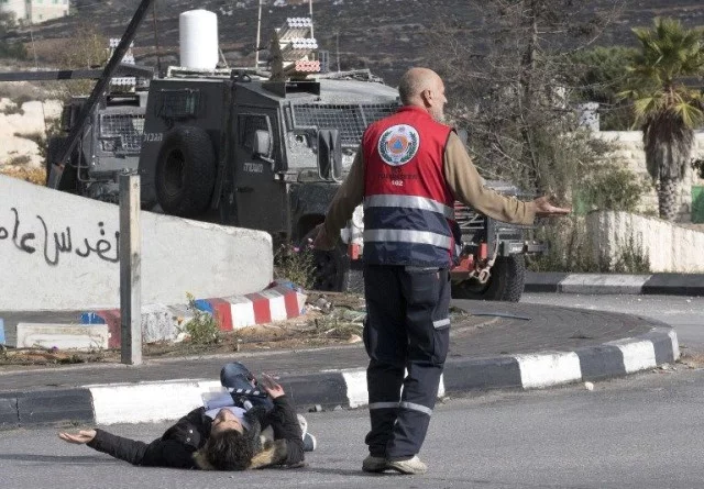 İsrail Askerleri Canlı Yayında Filistinli Göstericileri Vurdu!