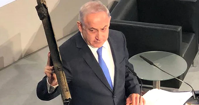 İsrail Başbakanı Elinde, Düşürdükleri İran İHA'sıyla Konuştu: İran'a İzin Vermeyeceğiz