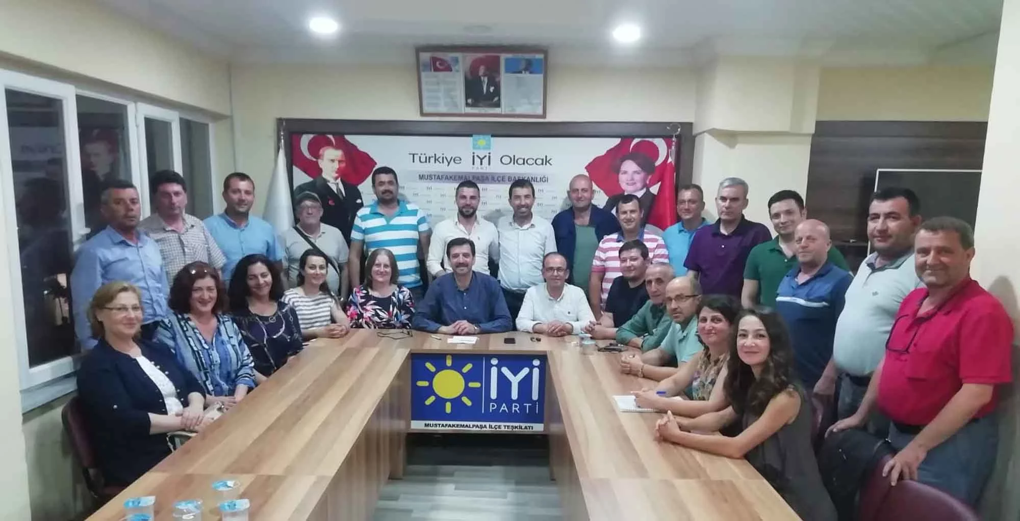 İYİ Parti, Mustafakemalpaşa'da Divan Kurulu görevlerini belirledi