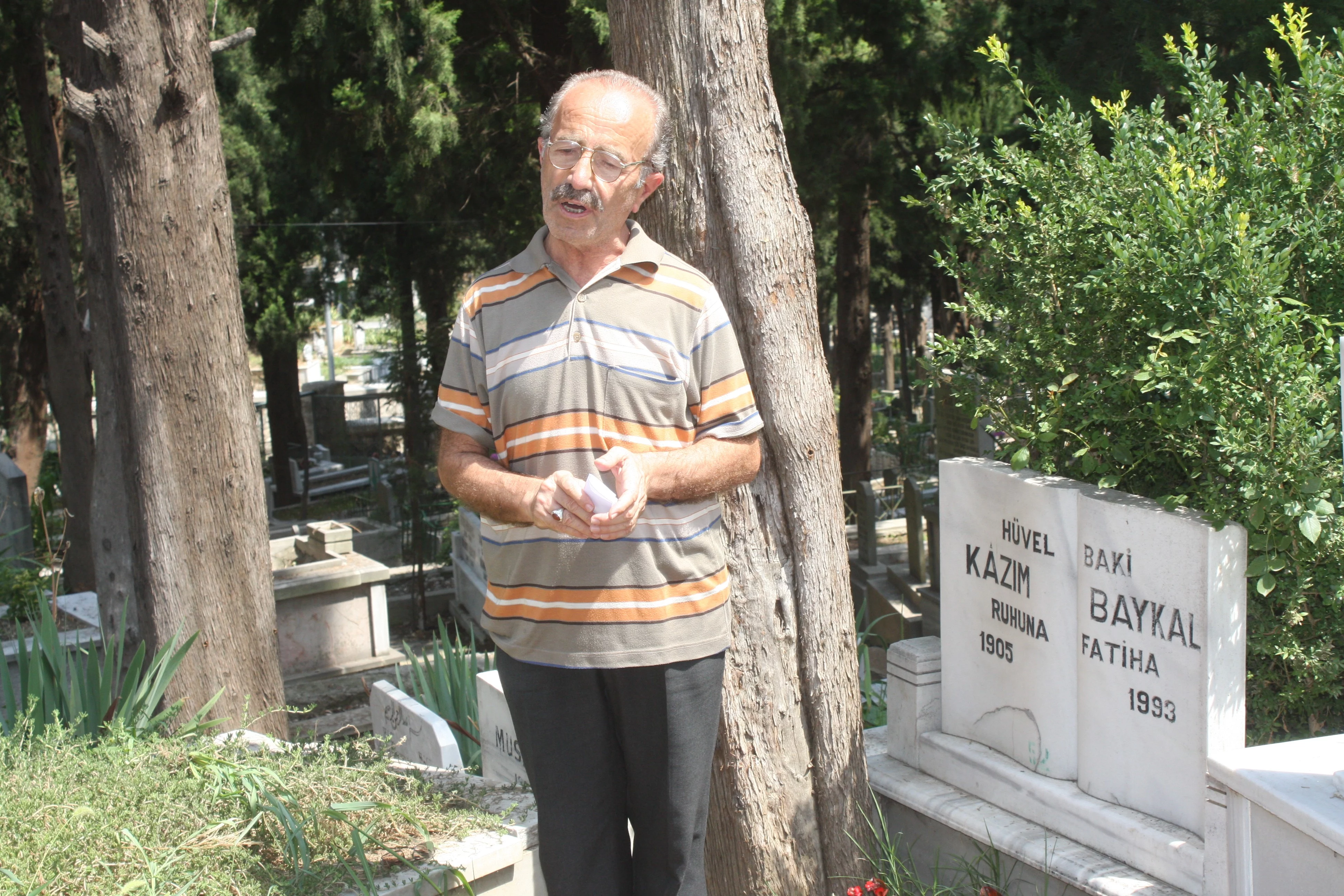 Kazım Baykal mezarı başında anıldı