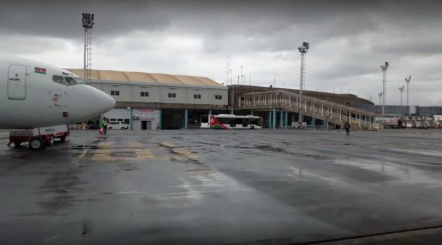 Kenya’da yolcu uçağı koronavirüs şüphesiyle karantinaya alındı