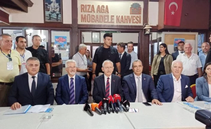 Kılıçdaroğlu, muhtarlar ve vatandaşlarla buluştu