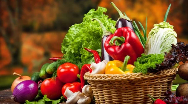 Kırmızı besinler A ve C vitamini, yeşiller potasyum zengini