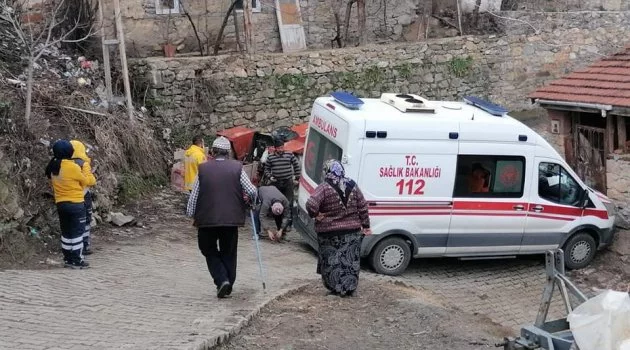 Korona hastasını almaya giden ambulans kaza yaptı