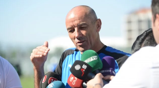 Le Guen: “Yeni oyuncularımızdan çok memnunum”   Bursaspor'da Yeni Malatyaspor maçı hazırlıkları sürüyor