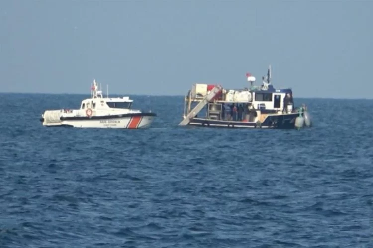 Marmara Denizi'nde kayıp mürettebata ait olduğu düşünülen cansız beden bulundu