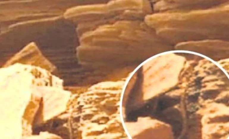 Mars'tan gelen şok görüntü sosyal medyayı salladı
