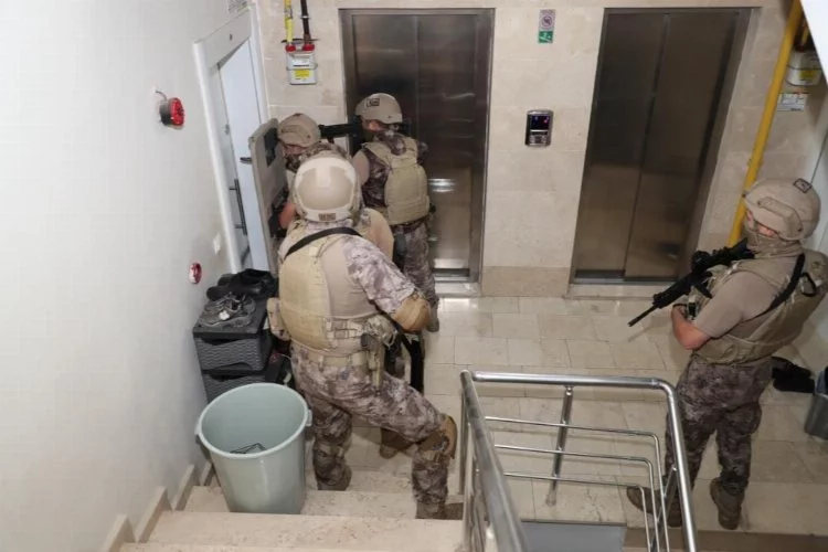 Mersin'de terör örgütlerine operasyon: 6 gözaltı