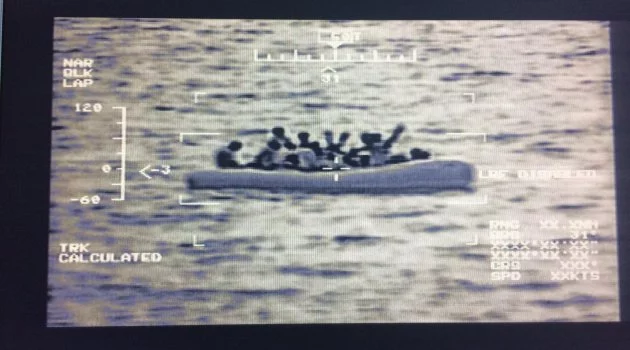 MSB: Edremit Körfezi'nde 51 düzensiz göçmen kurtarıldı