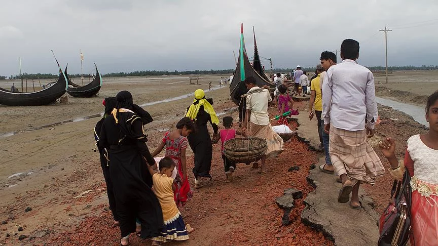 'Myanmar Bangladeş sınırına mayın döşedi'