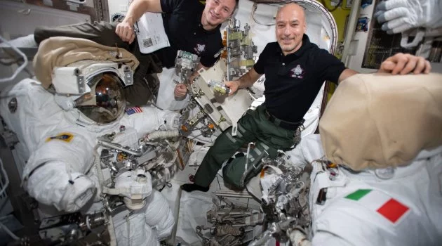 NASA: 2 astronot şimdiye kadarki en karmaşık uzay görevine başladı