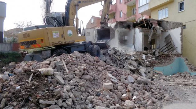 Osmangazi Belediyesi 85 Metruk Binayı Yıktı