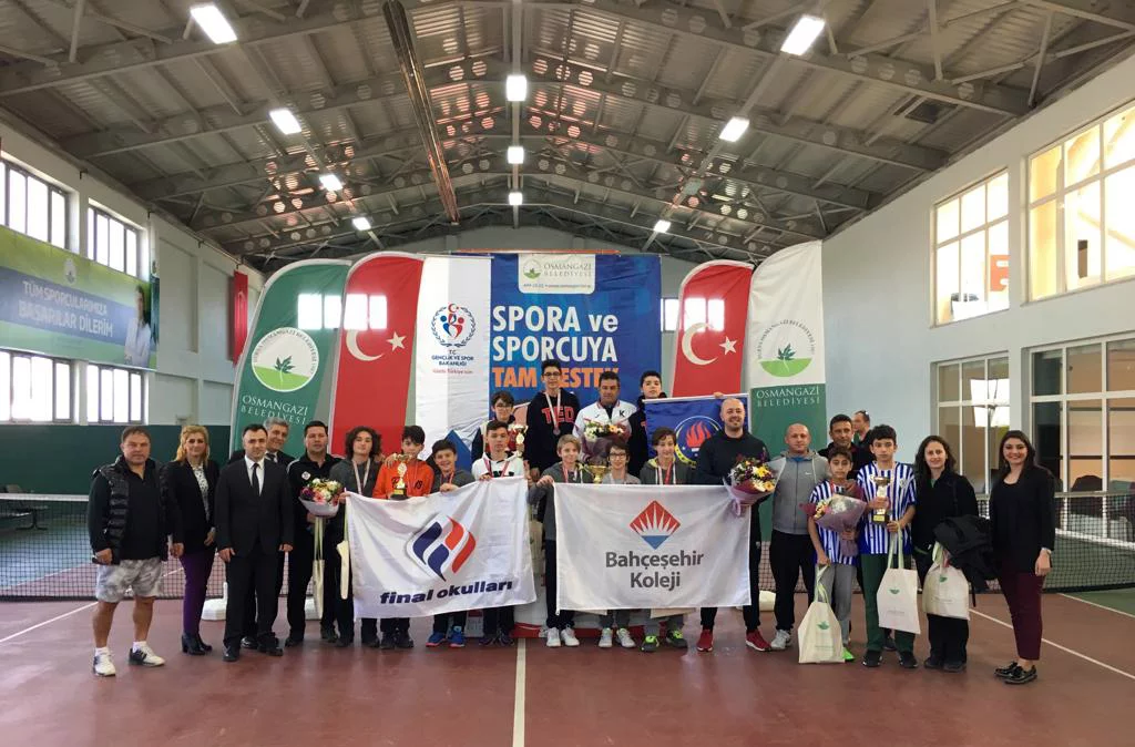 Osmangazi’de Genç Raketlerin Madalya Sevinci