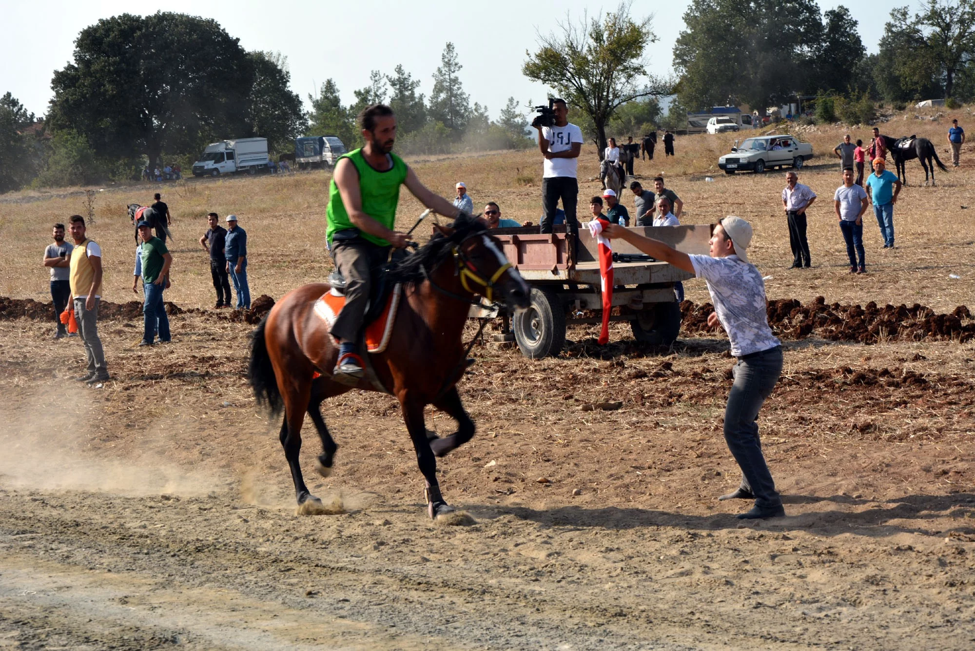 Rahvan atlar Orhaneli’nde yarıştı