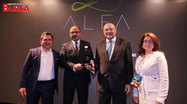 Renault markası bir kez daha  “En İyi Müşteri Deneyimi” ödülünü kazandı