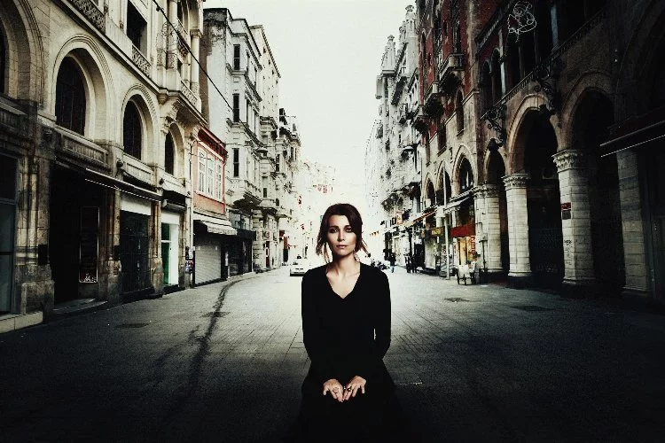 Elif Şafak: '﻿Roman yazarken İstanbul gibi oluyorum'