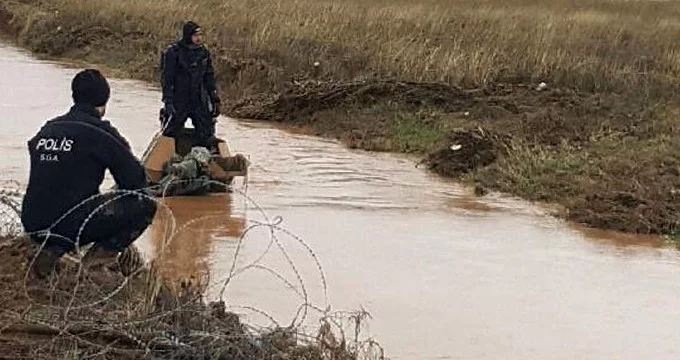 Şanlıurfa'da Zırhlı Araç Sele Kapıldı, 2 Asker Kayıp