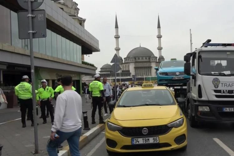 Taksim’de ticari taksi denetimi yapıldı