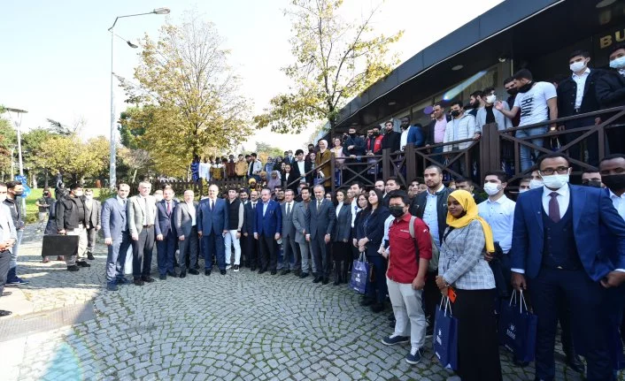 TBMM Başkanı Şentop, Bursa’daki misafir öğrencilerle buluştu