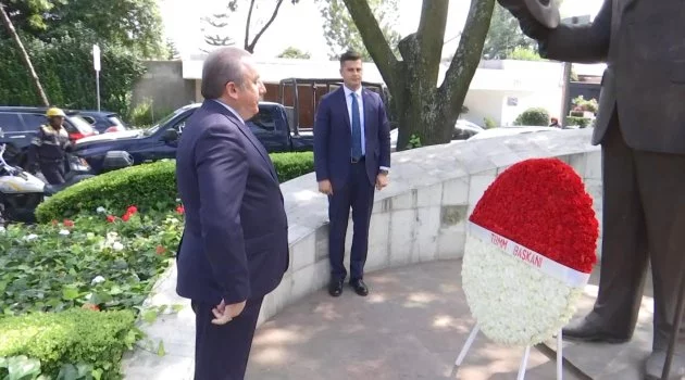 TBMM Başkanı Şentop, Meksiko’daki Atatürk anıtına çelenk bıraktı
