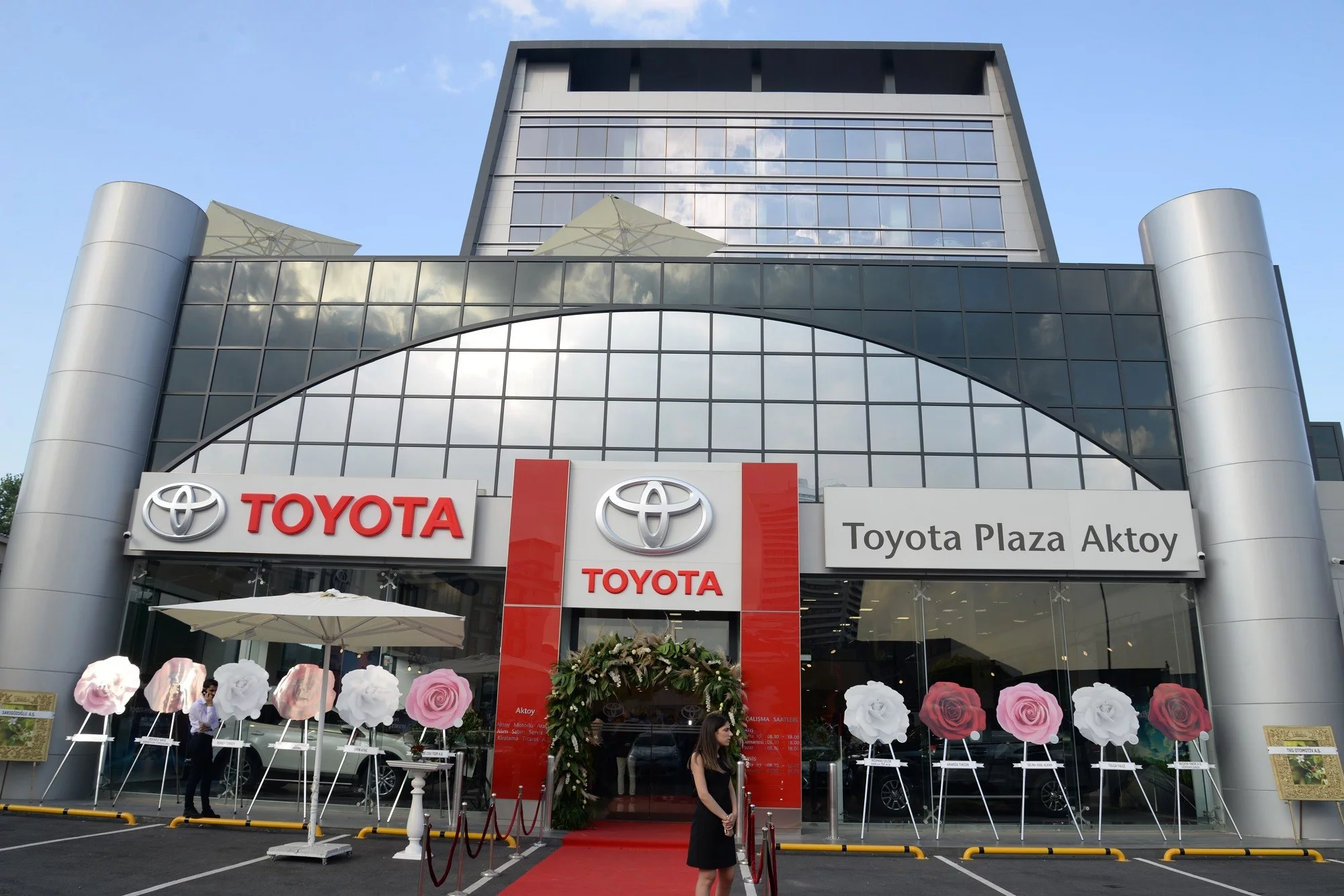 Toyota'nın çevre dostu en yeni plazası Avcılar’da açıldı