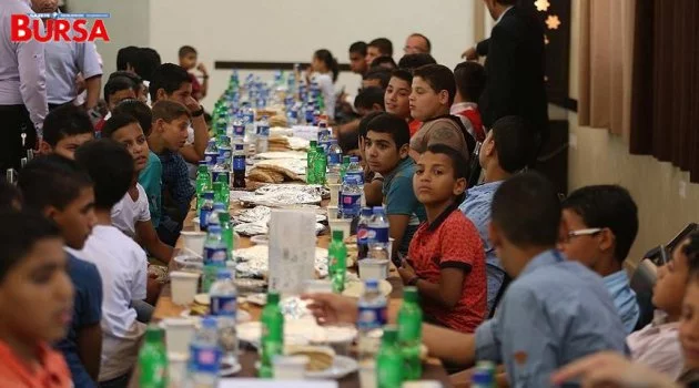 Türk Kızılayı'ndan Gazze'de 120 yetime iftar