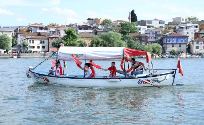 Türkiye'nin Venedik'i Gölyazı'da 19 Mayıs coşkusu