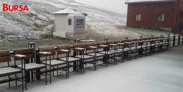 Uludağ'a mayıs ayında kar sürprizi