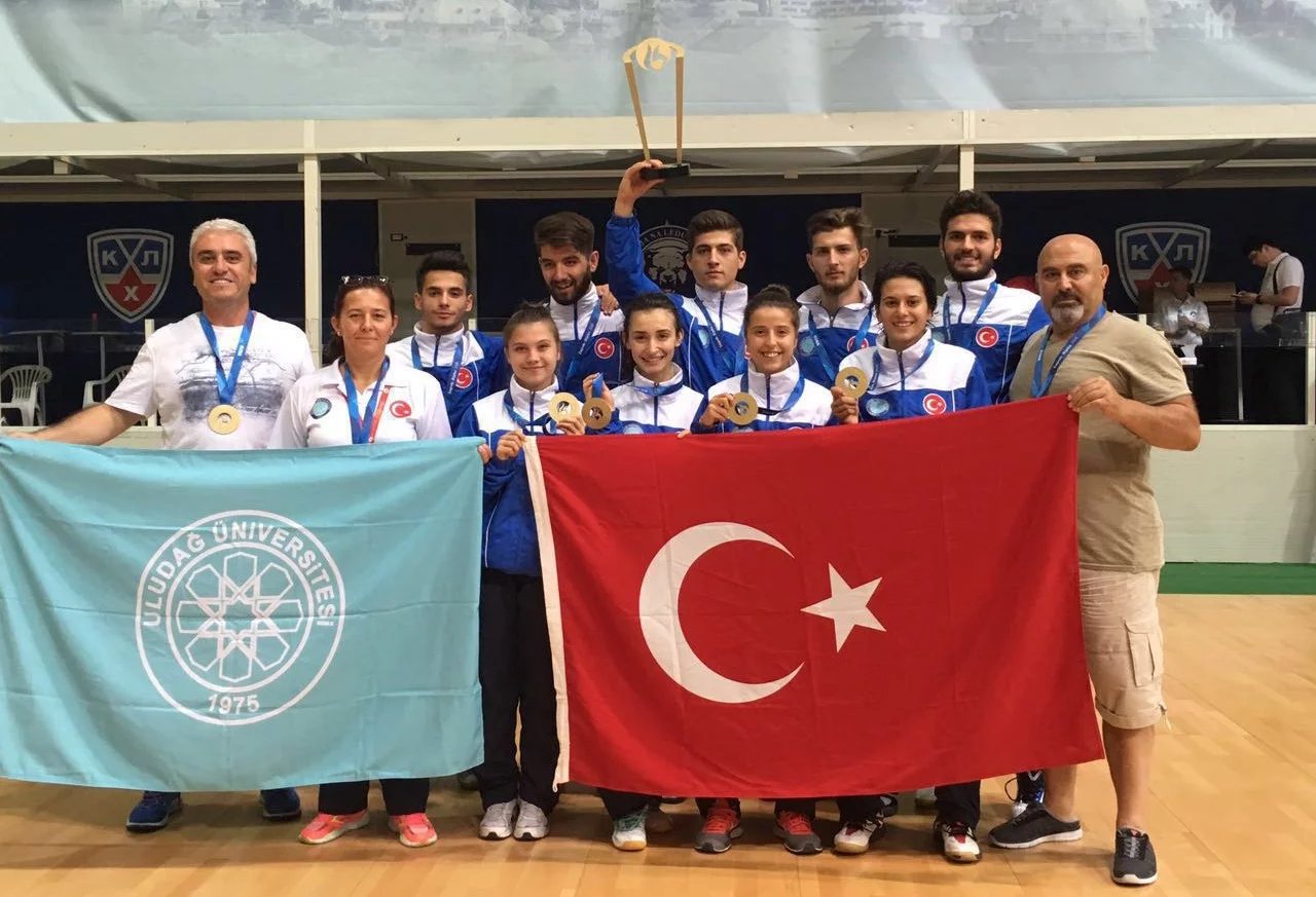 UÜ’lü badmintoncular Avrupa şampiyonu