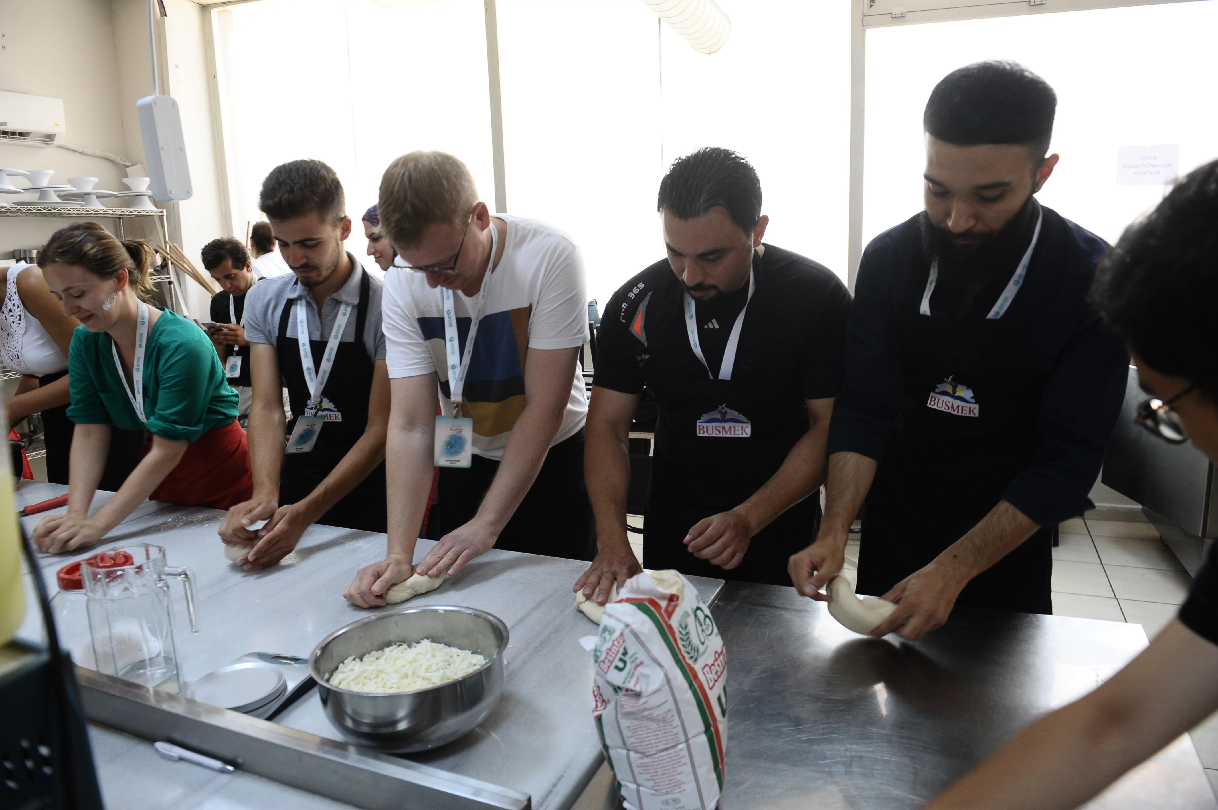 Yabancı öğrenciler Türk mutfağını öğrendi