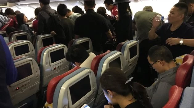 Yeni yılda uçuşta telefonlarını kapatmayan ve sigara içenlere kesilen ceza artacak